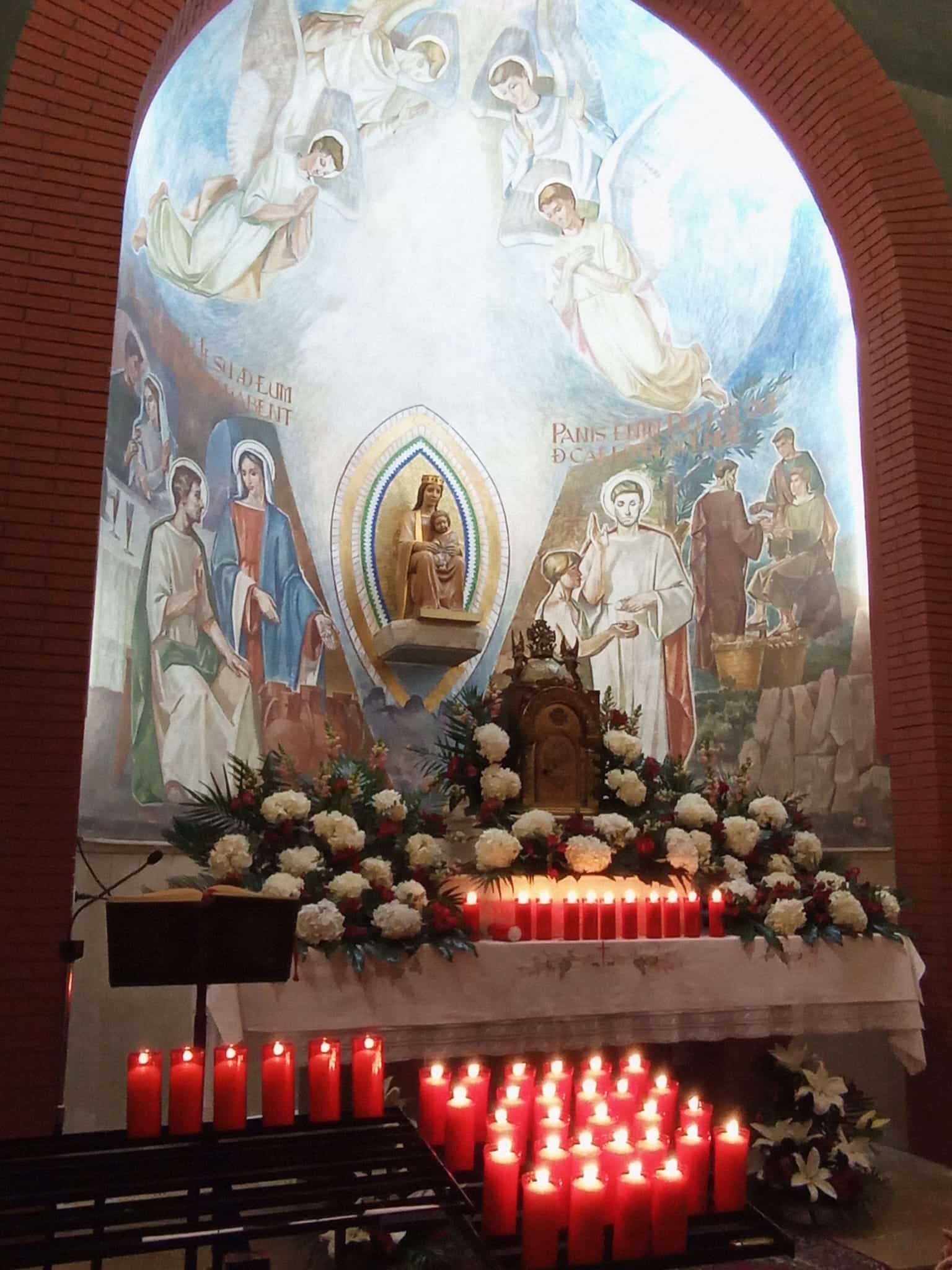 Altar de la Capella del Sant&iacute;ssim dedicat a la Mare de D&eacute;u de Pallerols. Any 2024. Font: Centre d&rsquo;Estudis Seniencs.